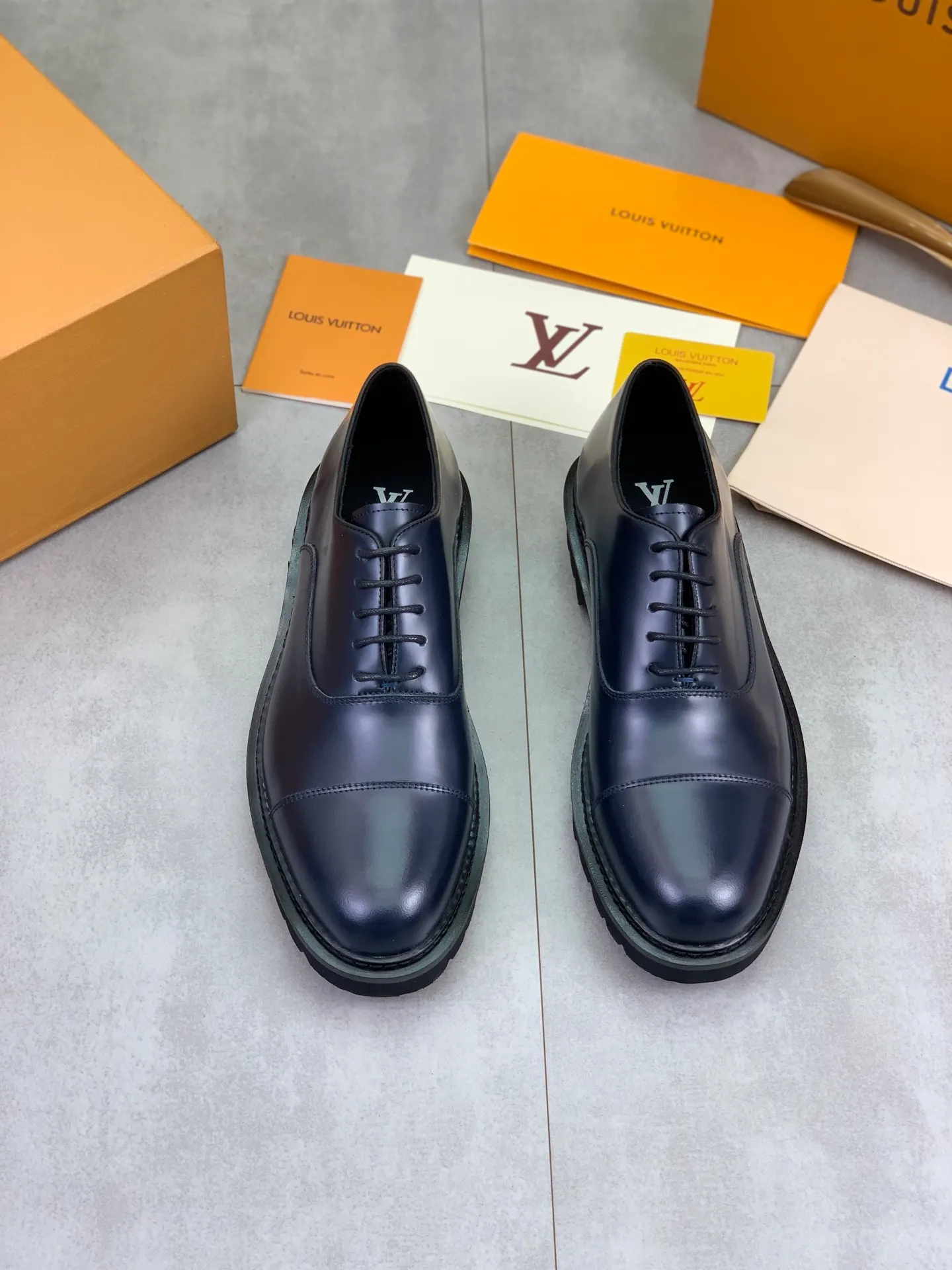 Factory price P820 💎💎💎Top version LOUIS VUITTON [Louis Vuitton] - LV men's business casual leather shoes, luxurious and noble 👞All imported original cowhide, just to create a more comfortable wearing experience, upper: original high-end calfskin➕Imported soft cowhide lining, original lightweight foam outsole✔️Color: 3️⃣colors available Size: 39-44 (38.45 46 can be customized (non-returnable)